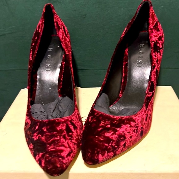 M Gemi 👠 | Heels - Picture 2 of 5